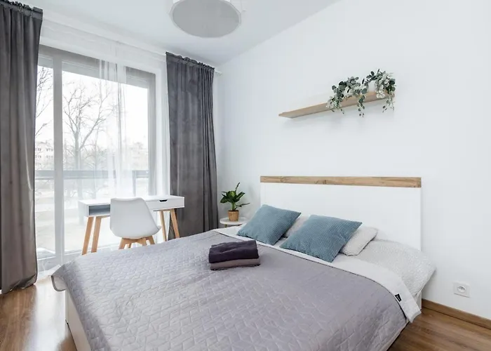 Premium White Marina Apartment Chopin Airport