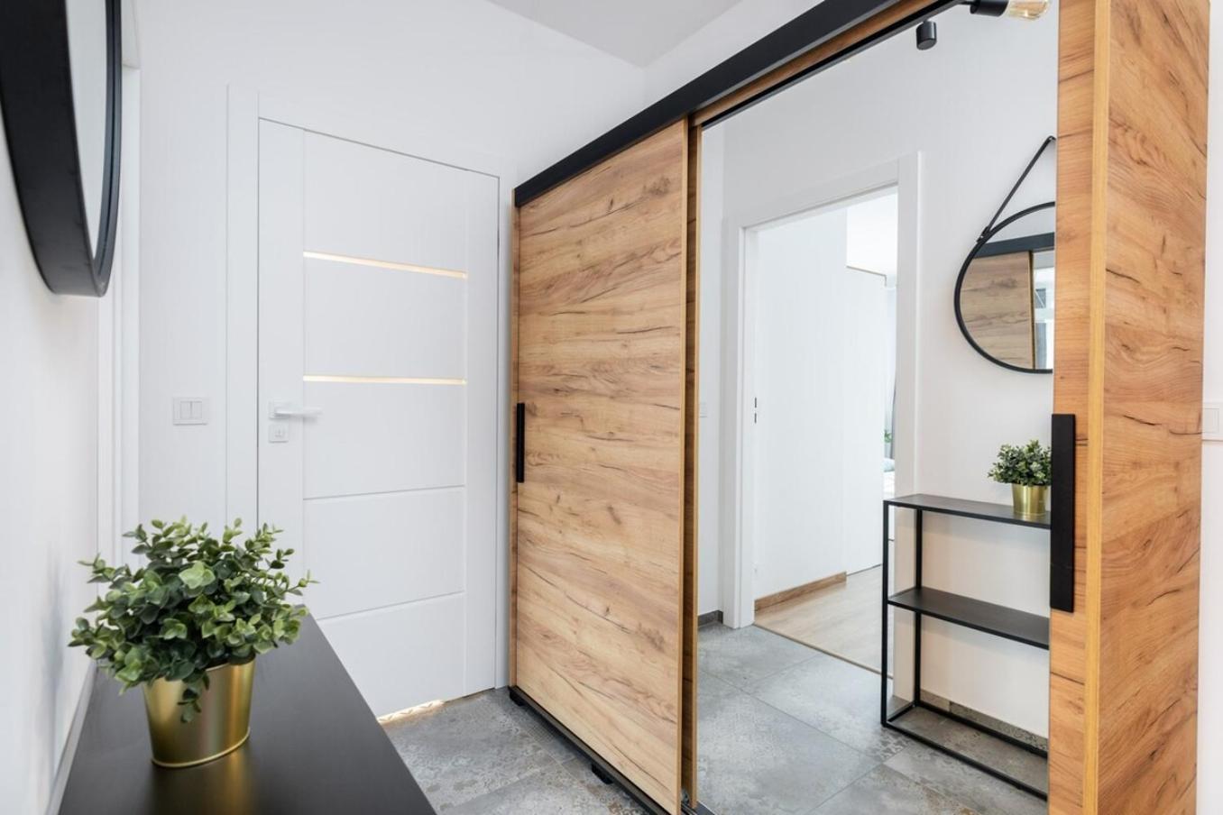 Apartament Premium White Marina Chopin Airport