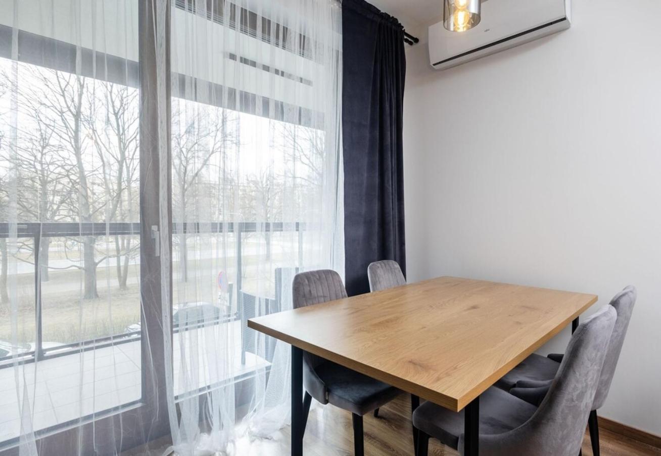 Premium White Marina Chopin Airport Warszawa