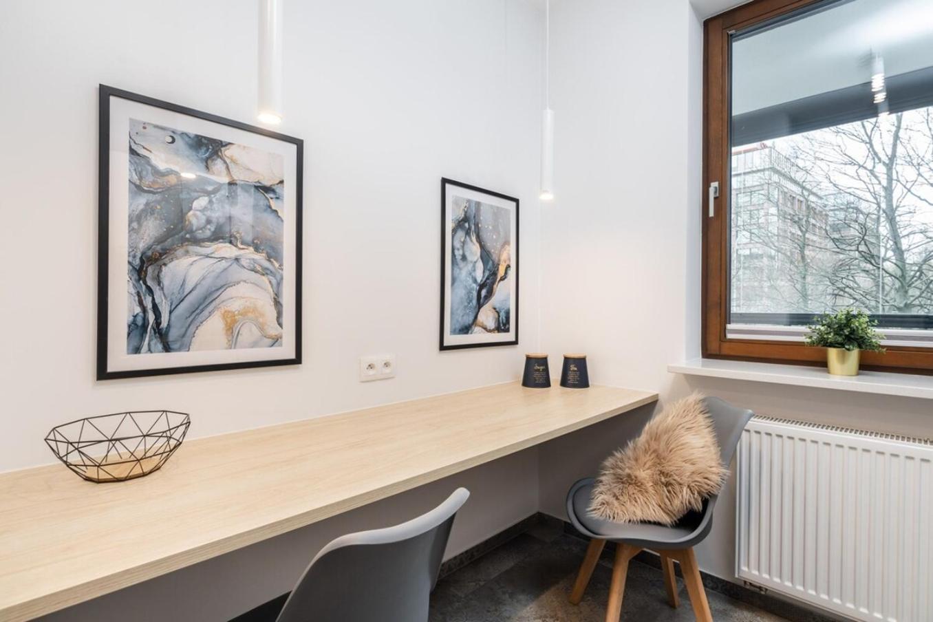 Premium White Marina Chopin Airport Apartament *