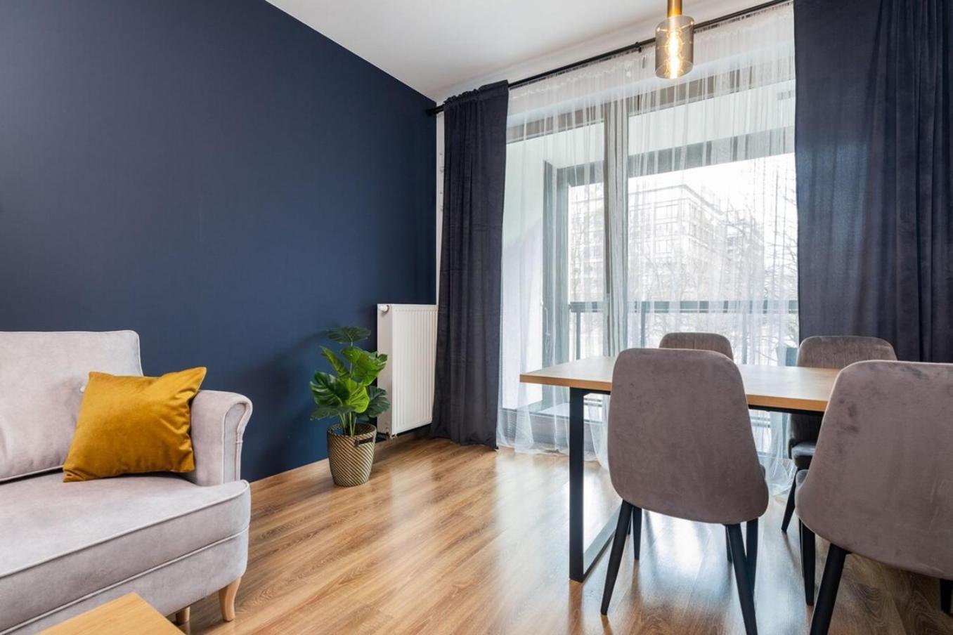 Premium White Marina Chopin Airport Apartament